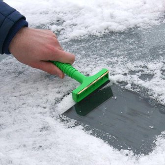 Rascador de hielo con placa de lat&oacute;n